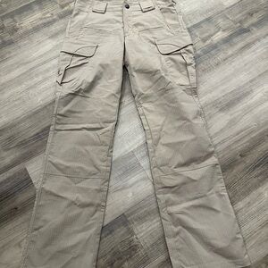 ✨ 5.11 Tactical Women’s Cargo Tactical Pants Size 2 – Khaki/Tan ✨